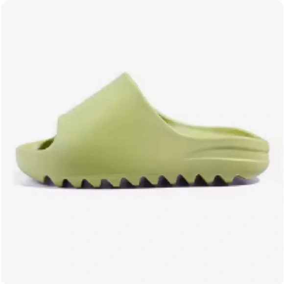 🩴 Green Slides - Picture 3 of 3